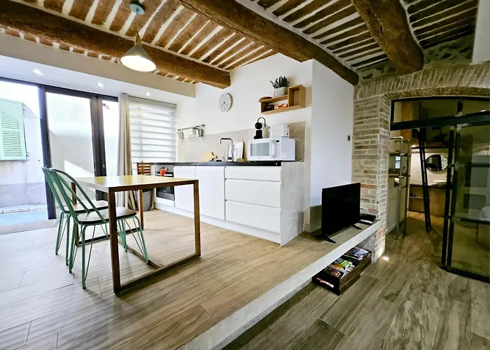 Apartment Le Bain Mediterraneen - Joli T2 Dans Le Vieil Antibes